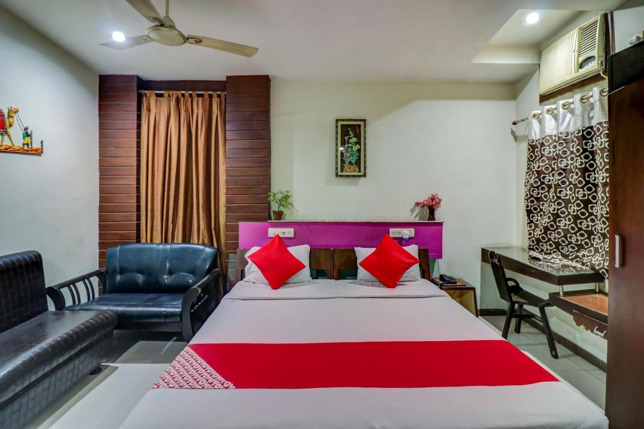 Oyo 61861 Hotel Dream Palace Durg Екстериор снимка