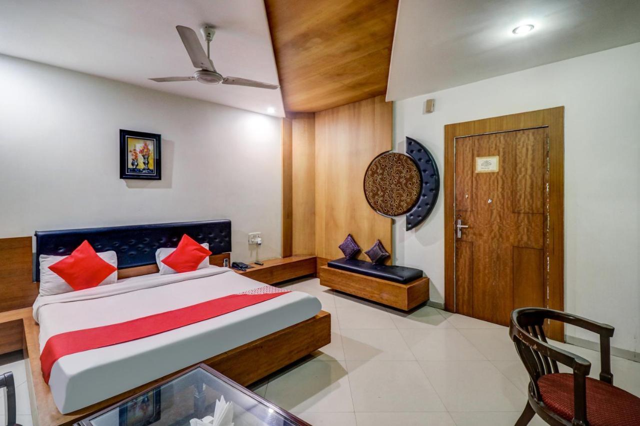 Oyo 61861 Hotel Dream Palace Durg Екстериор снимка